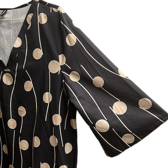 NoraCora, Circle & Line Print, Multi Color, V-Neck, Short Sleeve Top, Size L - Picture 3 of 8